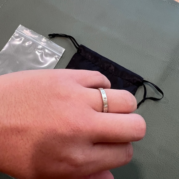 Sarah Swell Starry Sky Diamond Band / white gold - Picture 3 of 8